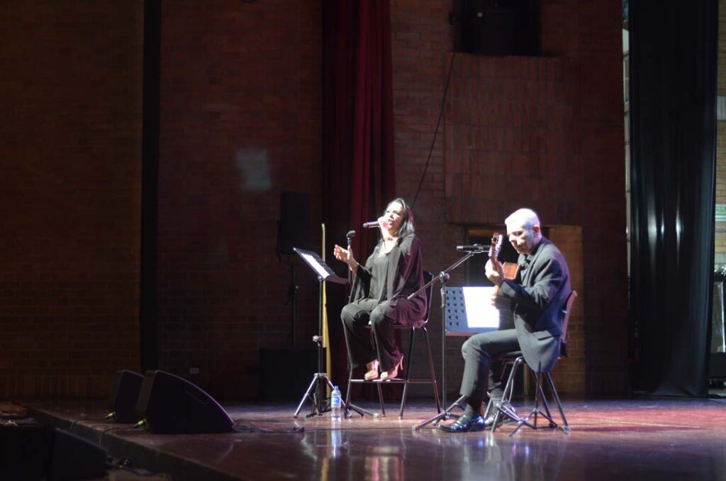 En el escenario el Dúo Úsuga Larroquét Imagen amor que nació en el Festival Internacional de Tango de Medellín ESCENARIO