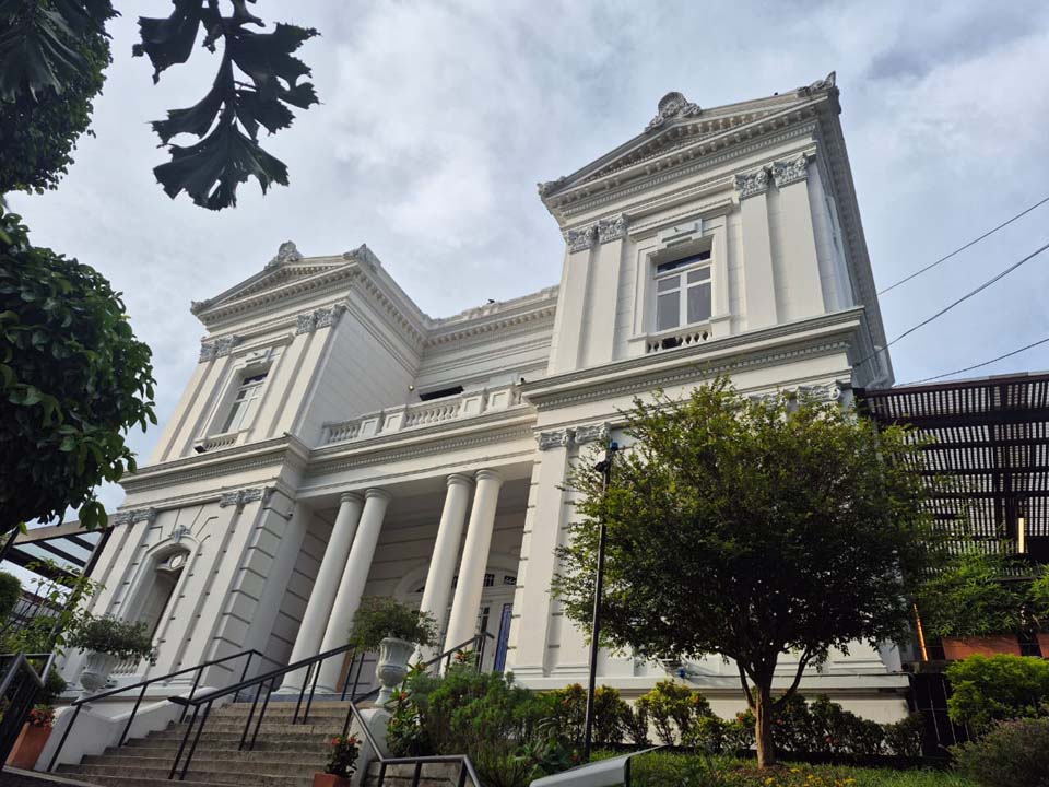 Museo Teatro Prado, ubicado en el centro de Medellín. Museo Teatro Prado, ubicado en el centro de Medellín.