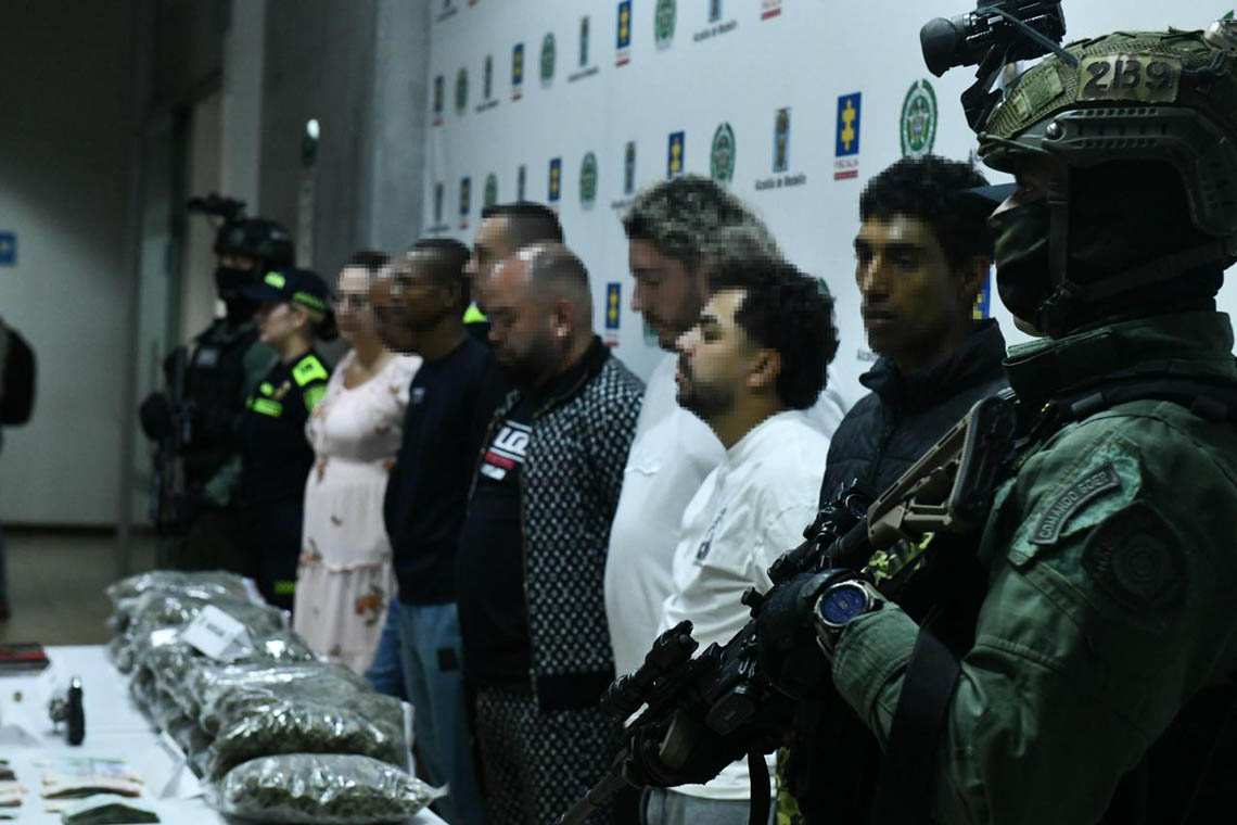 Imagen de grupo de capturados