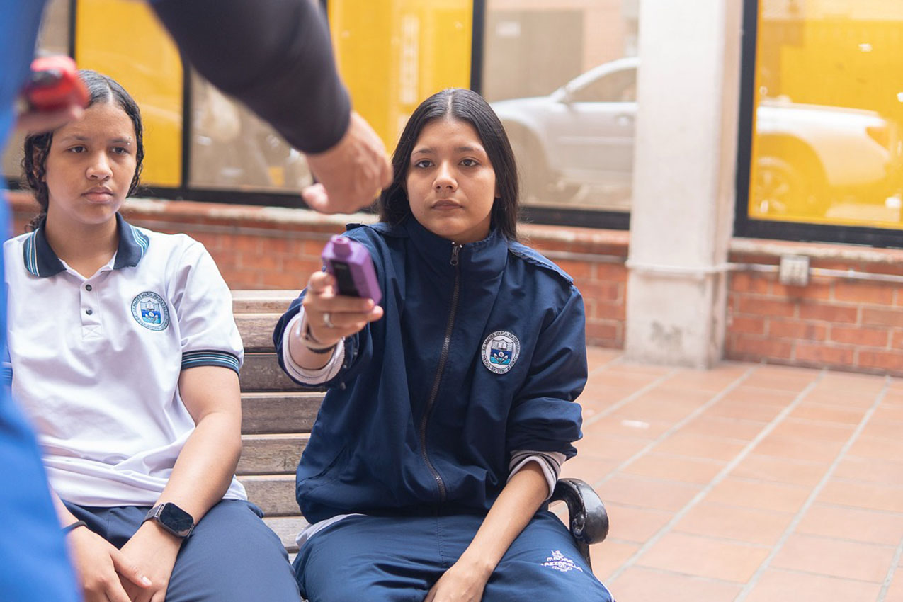 Imagen entrega voluntaria de 607 vapeadores en instituciones educativas (2)