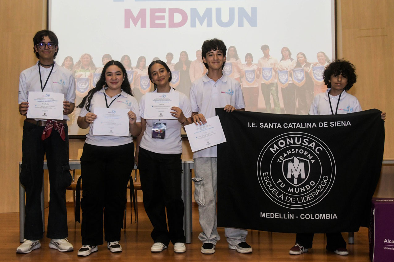 Estudiantes fortalecieron liderazgo y capacidad de diálogo a través del Modelo de Simulación de las Naciones Unidas Imagen estudiantes fortalecieron liderazgo y capacidad de diálogo a través del Modelo de Simulación de las Naciones Unidas (2)