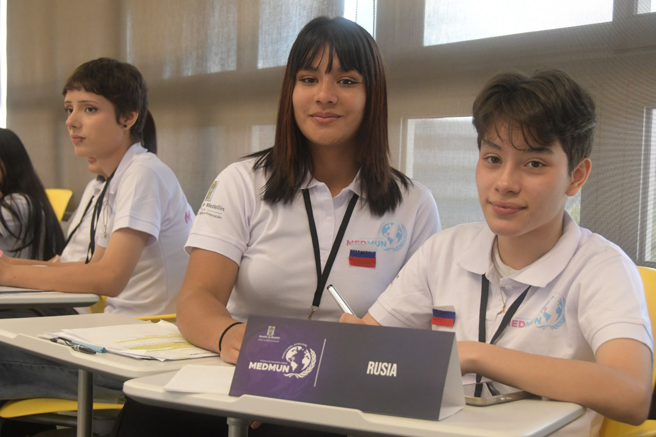 Estudiantes fortalecieron liderazgo y capacidad de diálogo a través del Modelo de Simulación de las Naciones Unidas Imagen estudiantes fortalecieron liderazgo y capacidad de diálogo a través del Modelo de Simulación de las Naciones Unidas (3)