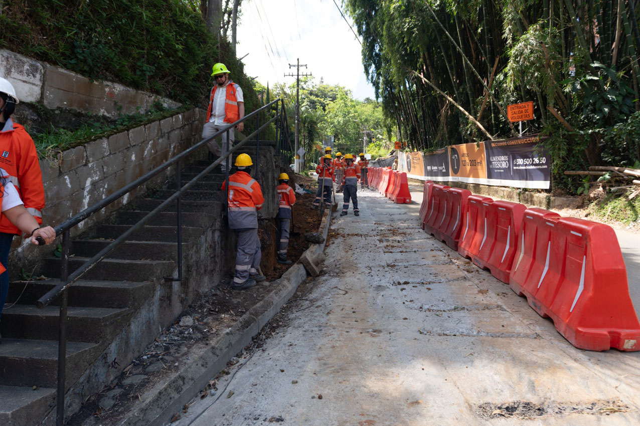 Imagen obras en vía Linares con la loma de El Tesoro avanzan (1)