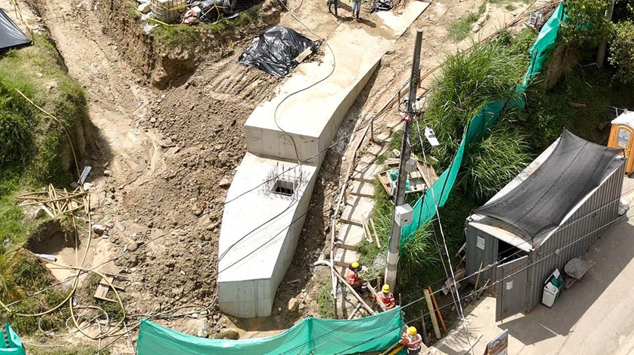 Imagen panorámica de obra de canalización