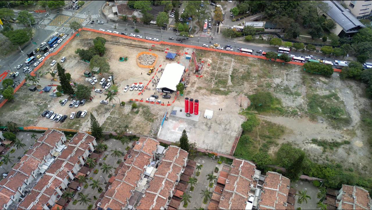 Imagen siembra de más de 22.000 árboles en el Metro de la 80 (6)