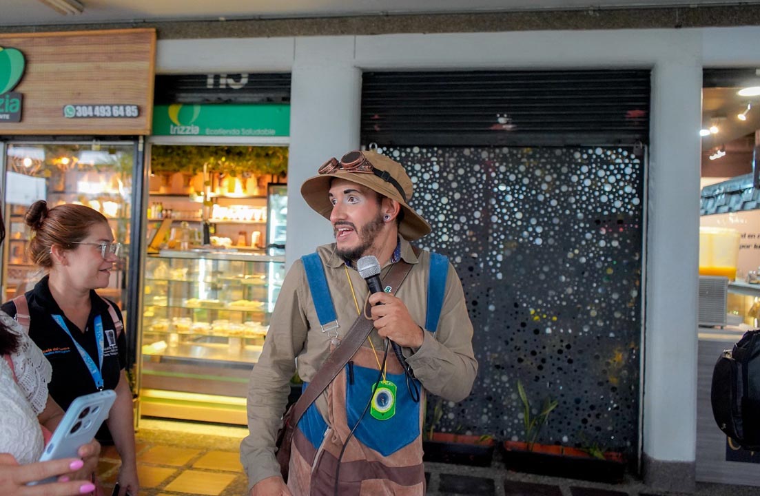 guía de Coolturízate que invita a redescubrir el Centro de Medellín foto 5