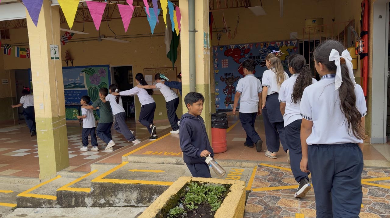 17. Niños a sembrar