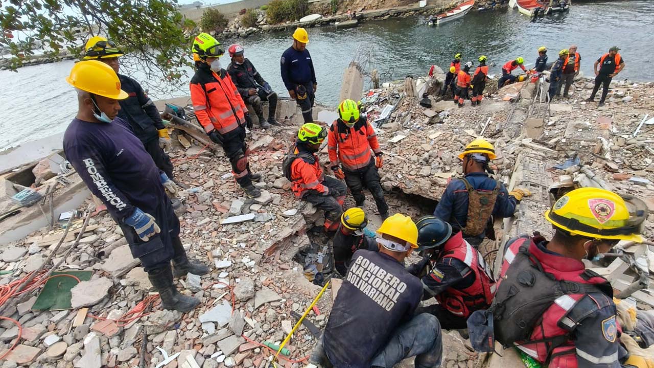Bomberos Medellín en Venezuela (16)