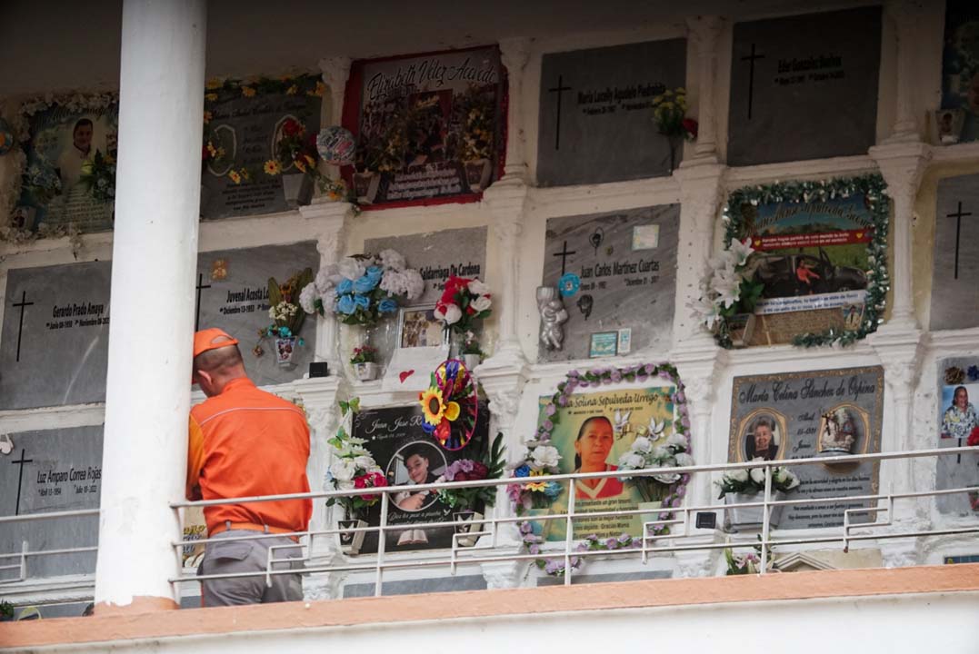 Donde Medellín conversa con los que ya se fueron
