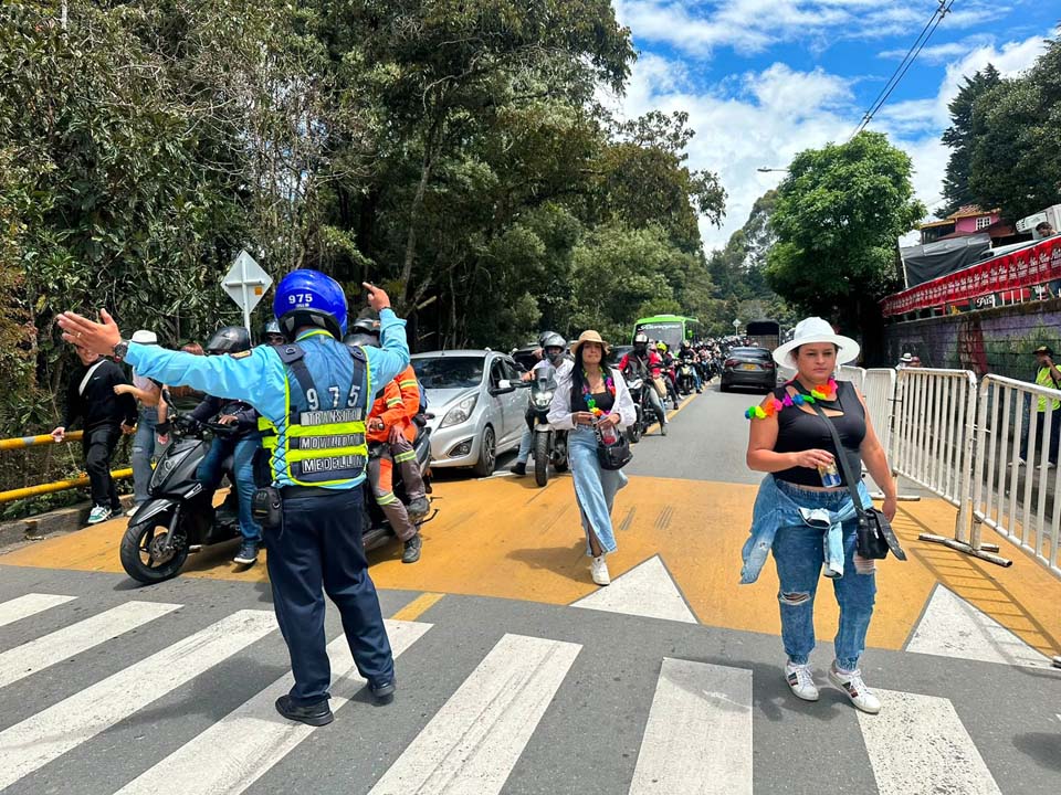 Agente de tránsito Imagen Santa Elena tendrá medidas especiales de movilidad durante el Festival de Sancochos y Sabores Campesinos (1)