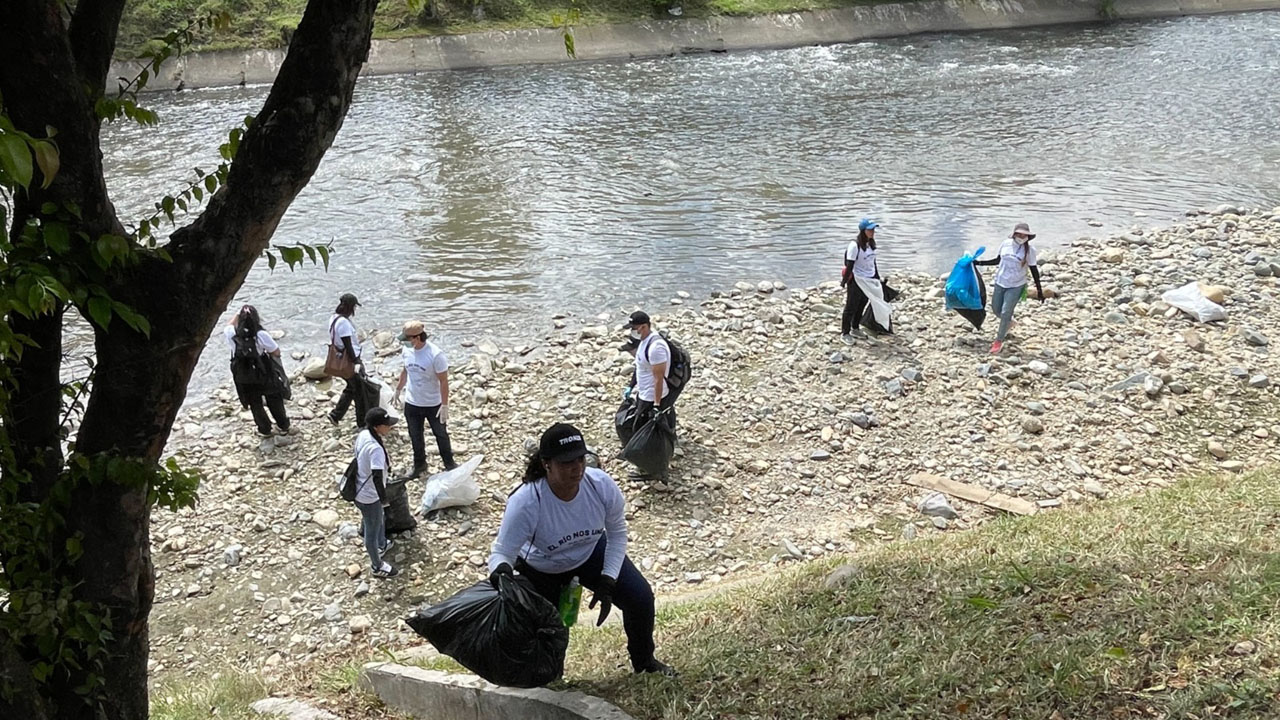Imagen ciudadanos aportaron a recuperar el río Medellín (4)