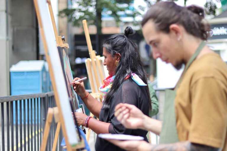 Imagen de artistas pintando