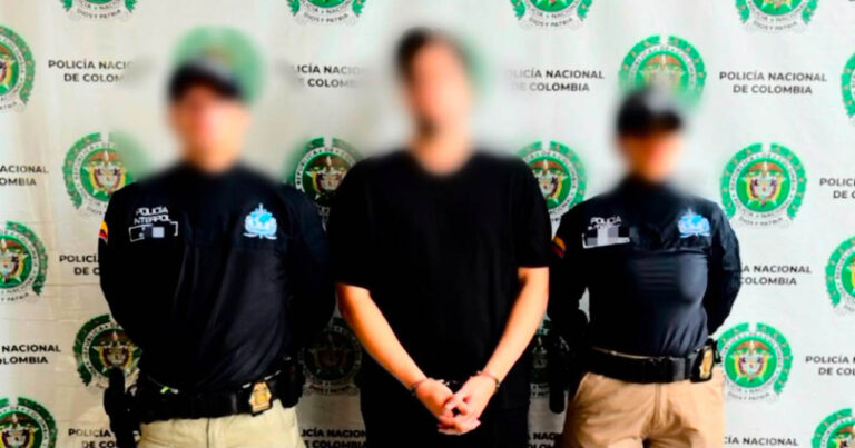 Imagen de capturado con la policía