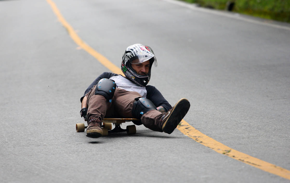 Imagen de joven en patineta