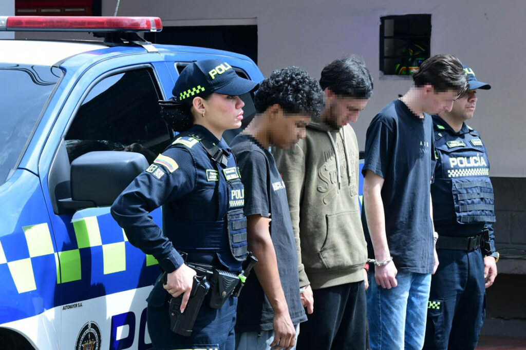 Imagen de jóvenes capturados