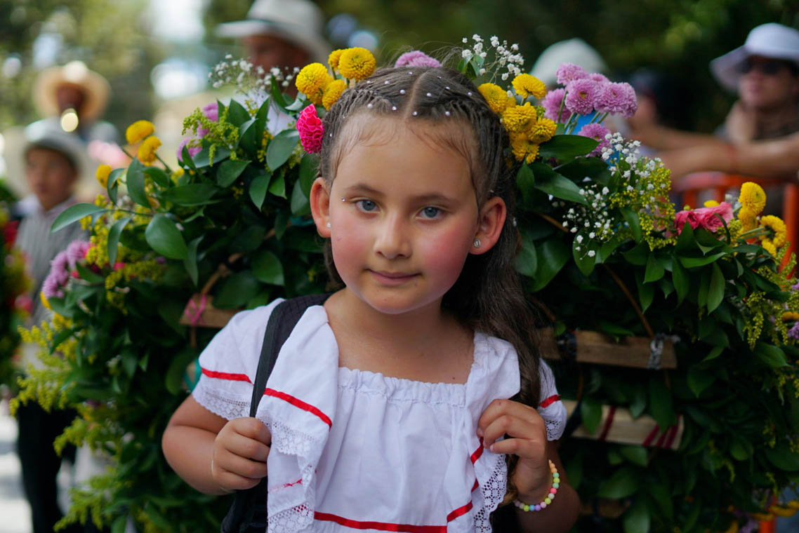 Imagen de niña silletera
