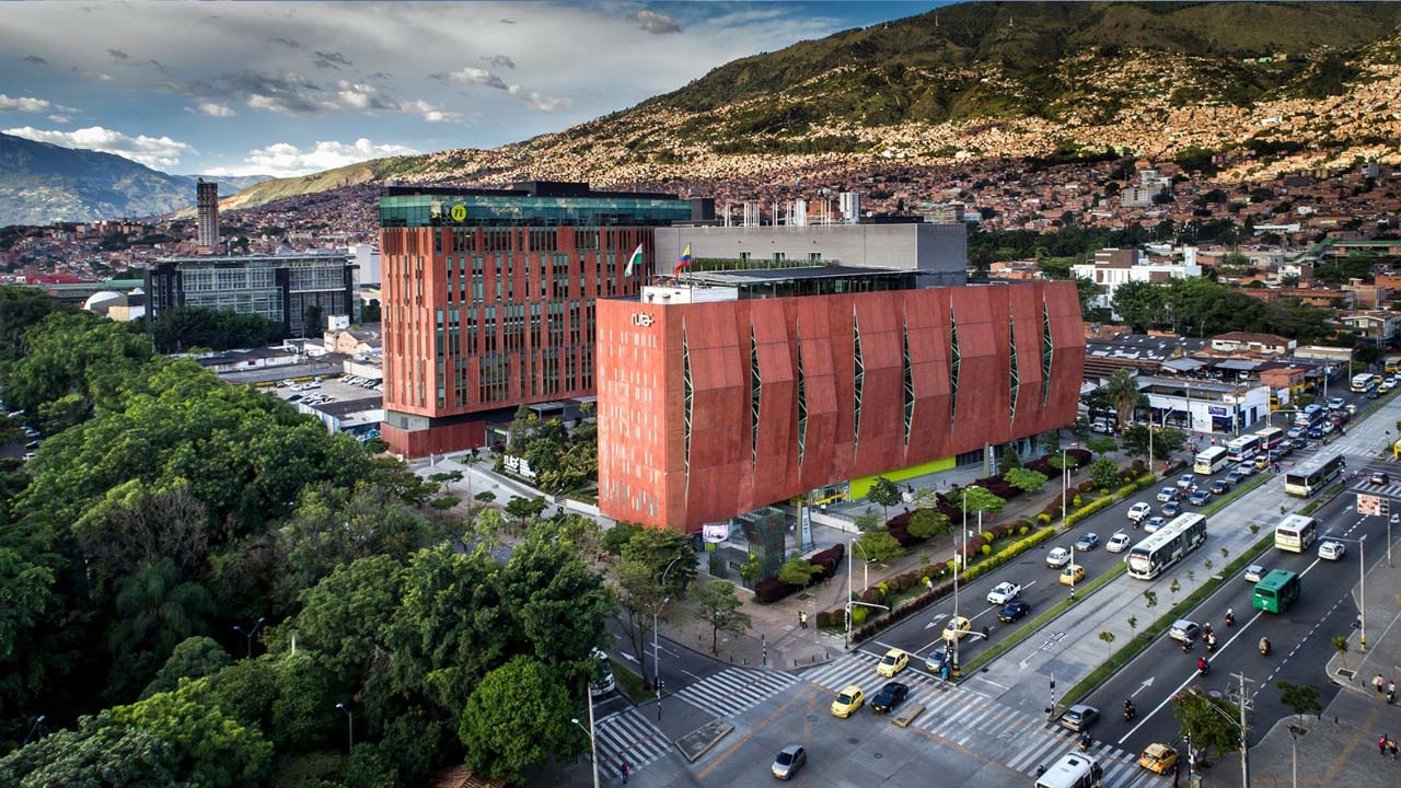 Imagen Con el POT, la Alcaldía de Medellín protege la vida y ordena las actividades en los barrios (3)