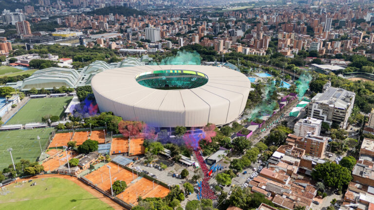 Imagen Concejo de Medellín aprobó vigencias futuras para el deporte, infraestructura vial y educativa_2