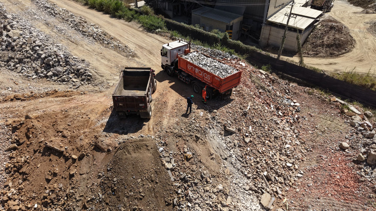 Imagen Medellín aprovecha residuos de pavimento para reducir impacto ambiental de obras (2)