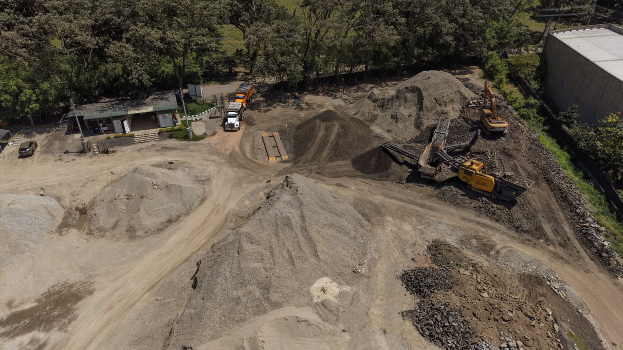 Imagen Medellín aprovecha residuos de pavimento para reducir impacto ambiental de obras (4)