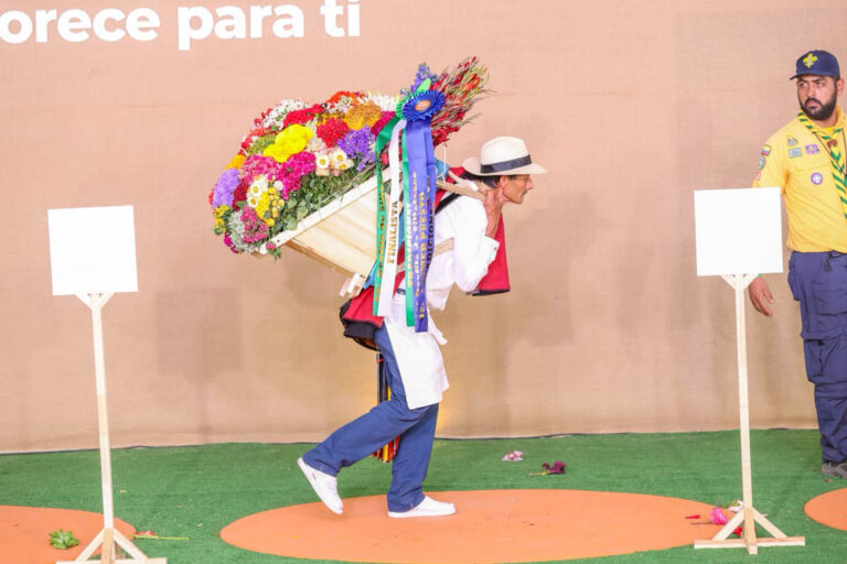 Imagen de Jhon Jairo Grajales Gómez, Ganador Absoluto del Desfile de Silleteros