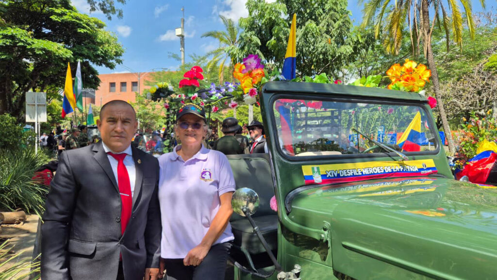 Imagen de Luis Alejandro Torres Merchán, Veterano del Ejército Nacional en el grado Sargento Primero y Beatriz Elena Ospina Osorio, Veterana de la Policía General en el grado de Intendente Jefe