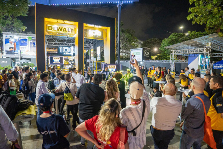 Imagen de asistentes a evento