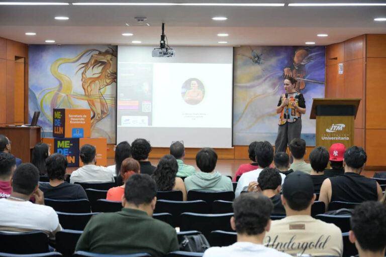 Imagen de asistentes a evento del ITM