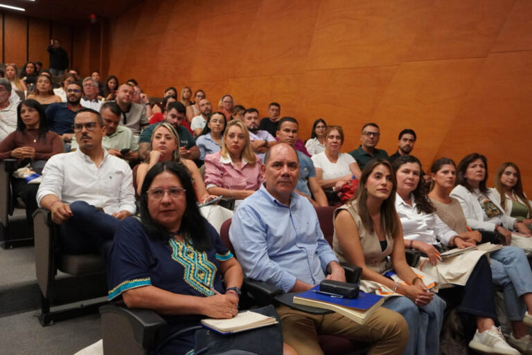 Imagen de asistentes a un evento