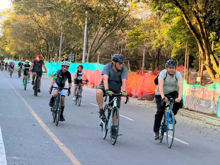 Imagen de ciclistas en pista multipropósito del Aeroparque