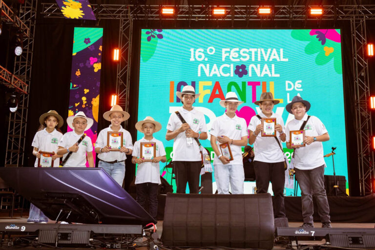 Imagen de ganadores del Festival Nacional de la Trova 2026