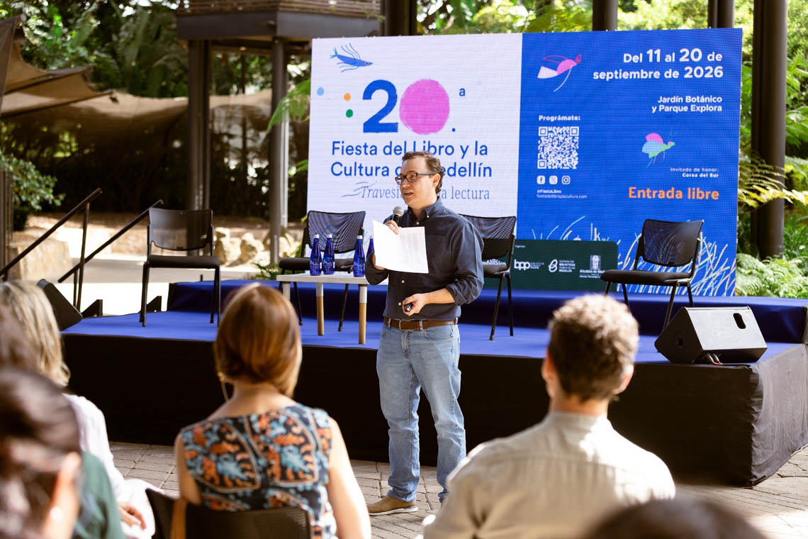 Imagen del secretario de Cultura presentando la Fiesta del Libro y la Cultura