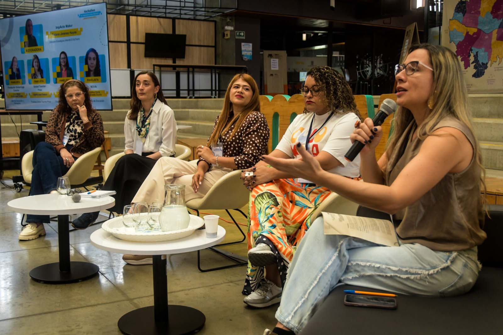 Estudiantes y docentes crearon soluciones con inteligencia artificial Imagen estudiantes y docentes crearon soluciones con inteligencia artificial (3)