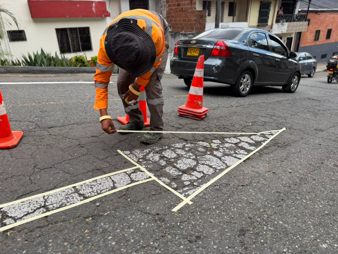 Imagen nuevos sentidos viales y cruces semaforizados mejora la movilidad en el centro oriente (3)