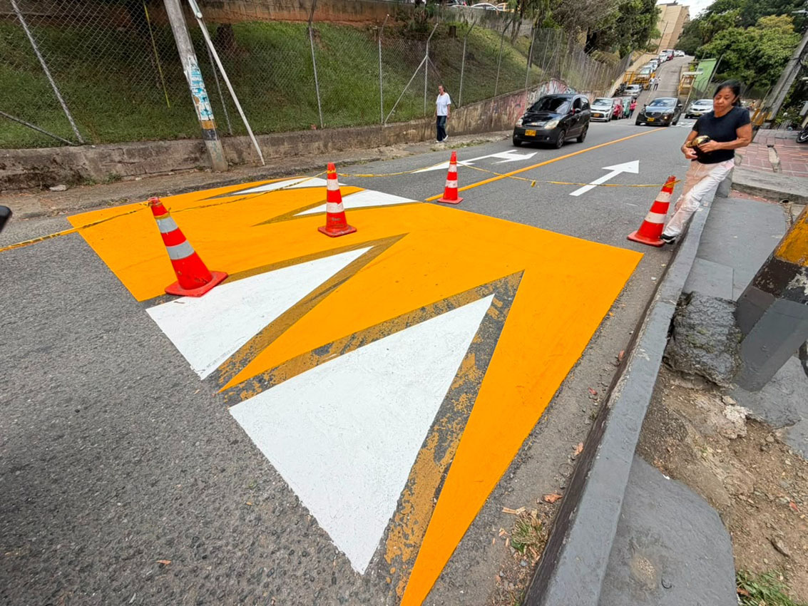Imagen nuevos sentidos viales y cruces semaforizados mejora la movilidad en el centro oriente (6)