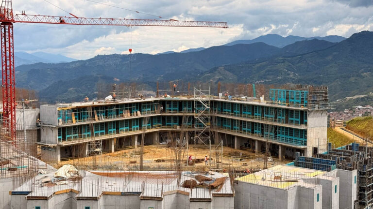 Imagen panorámica de construcción de cárcel de sindicados