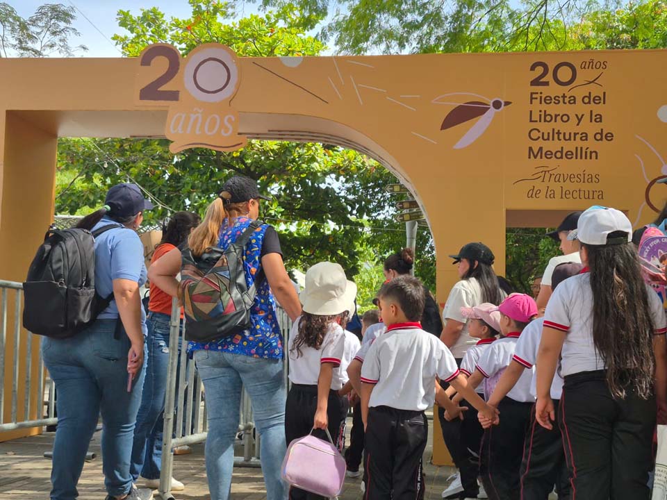 Imagen De Betulia a la Fiesta del Libro de Medellín NIÑOS