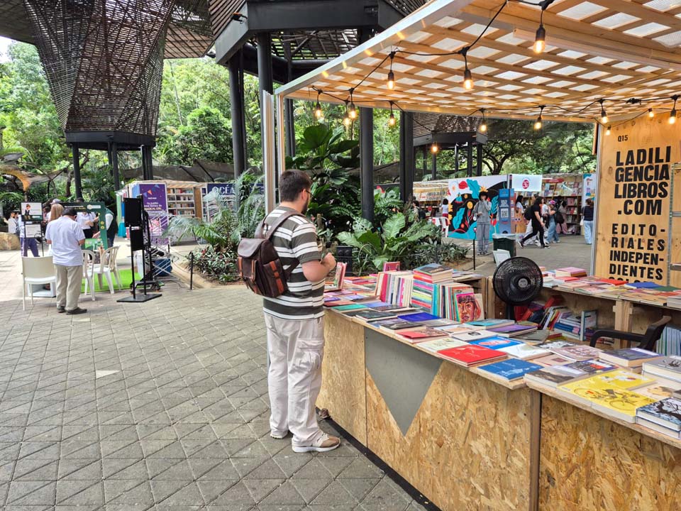 Imagen De Betulia a la Fiesta del Libro de Medellín ORQUIDEORAMA