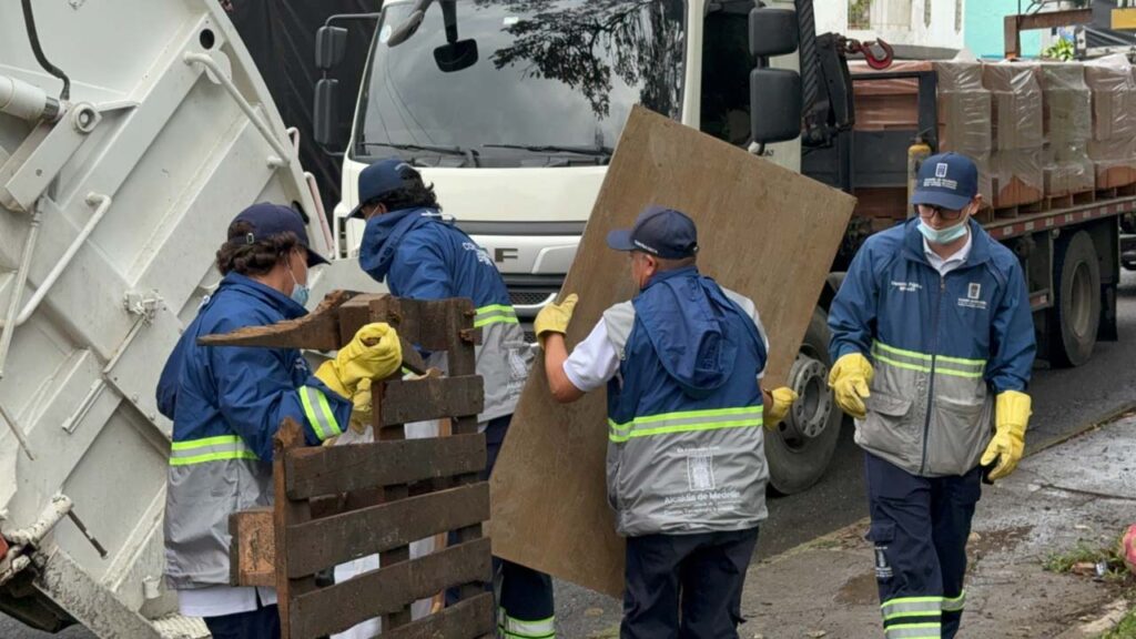 Recuperación de espacio público Imagen El espacio público de Medellín sigue en recuperación (1)