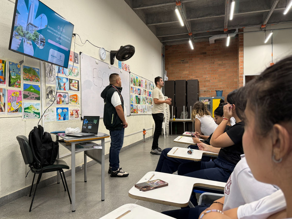 Imagen Estudiantes de Medellín reciben formación para protegerse de las violencias sexuales (3)