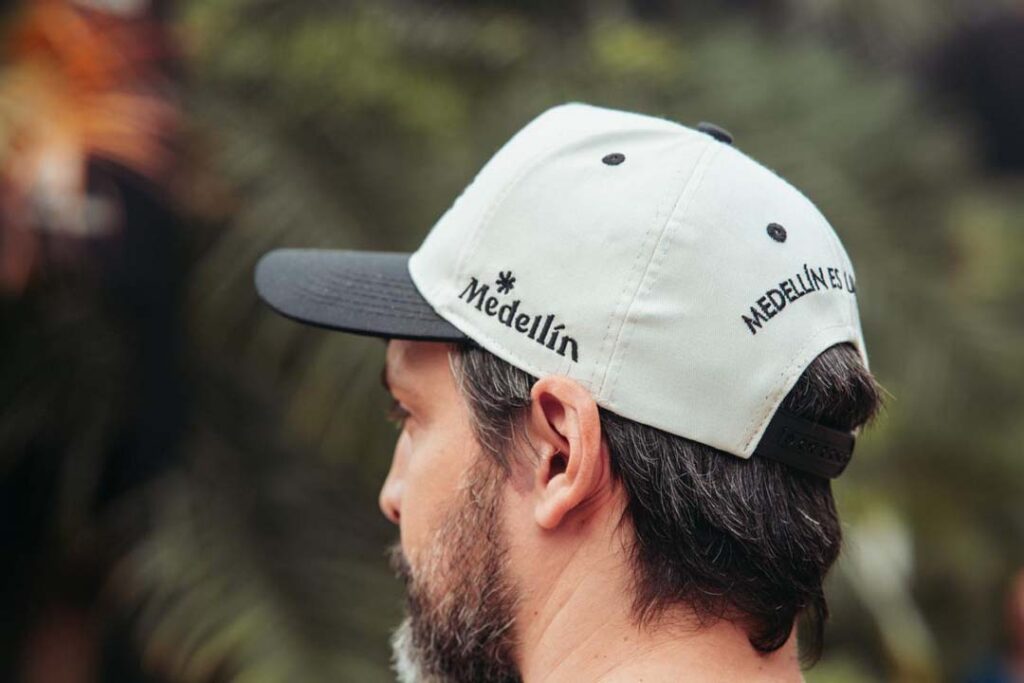 Gorra Medellín Imagen Medellín florece en cada diseño