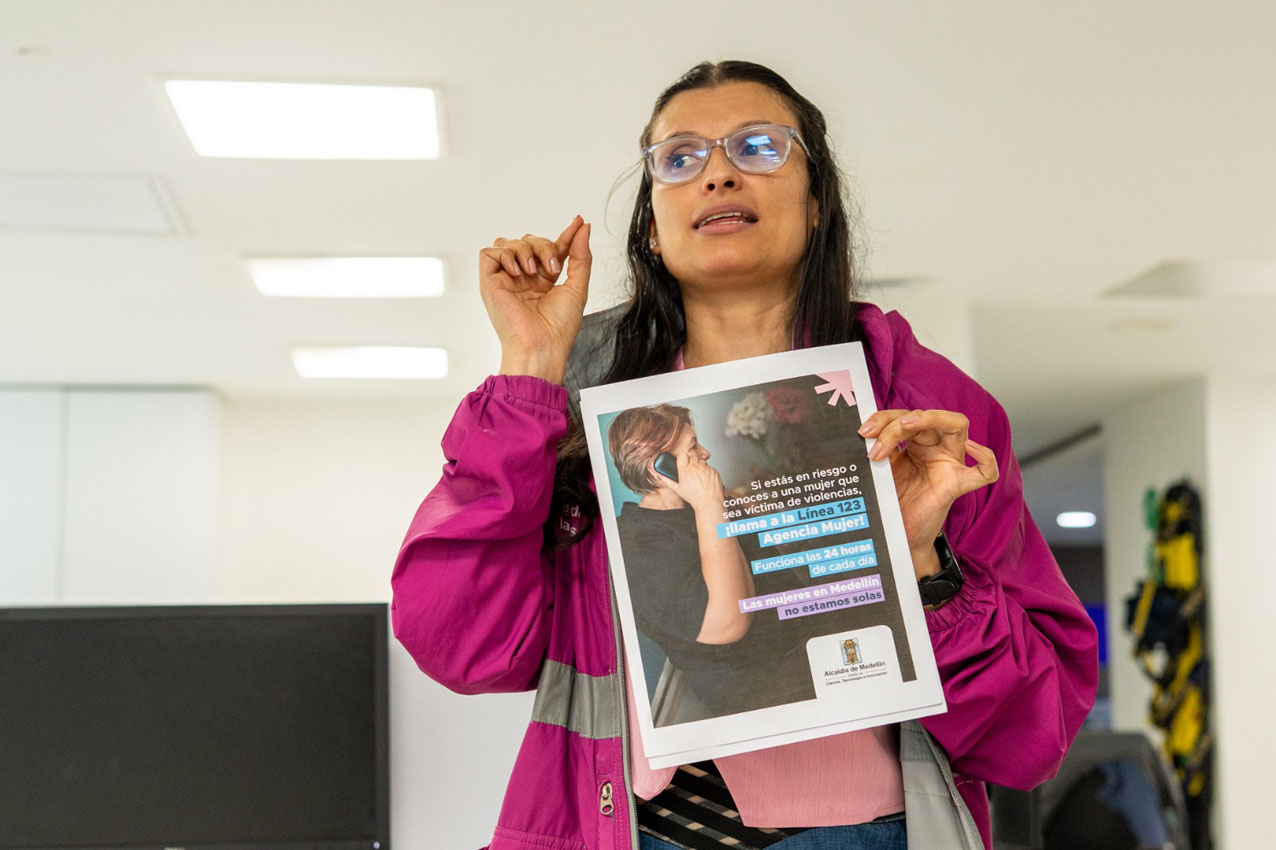 Imagen Medellín fortalece el acceso de las mujeres a información que transforma sus vidas (1)
