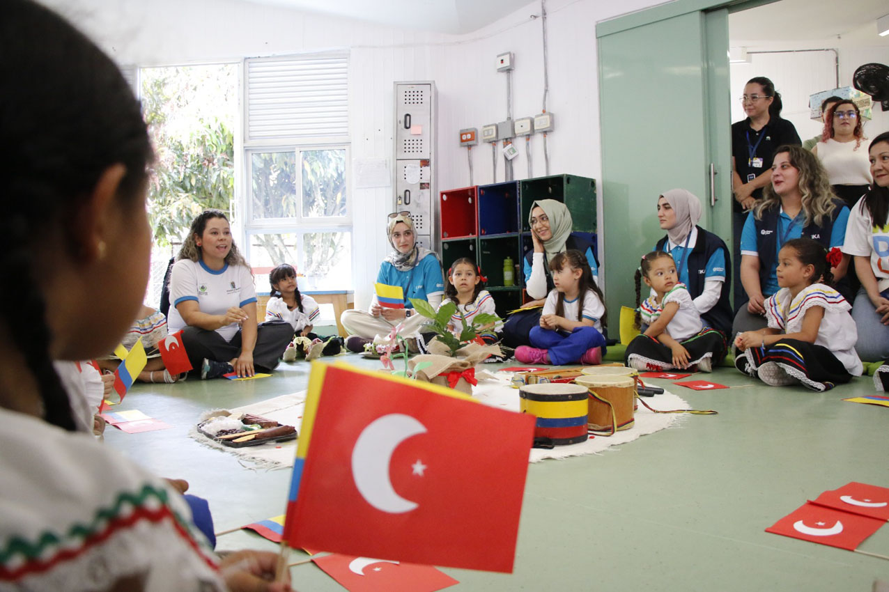 Imagen Medellín y Turquía cooperan para fortalecer atención integral de las niñas y los niños en San Antonio de Prado (5)