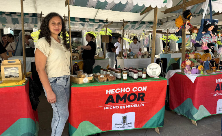 Imagen de Samirha Serrano Romero en su emprendimiento