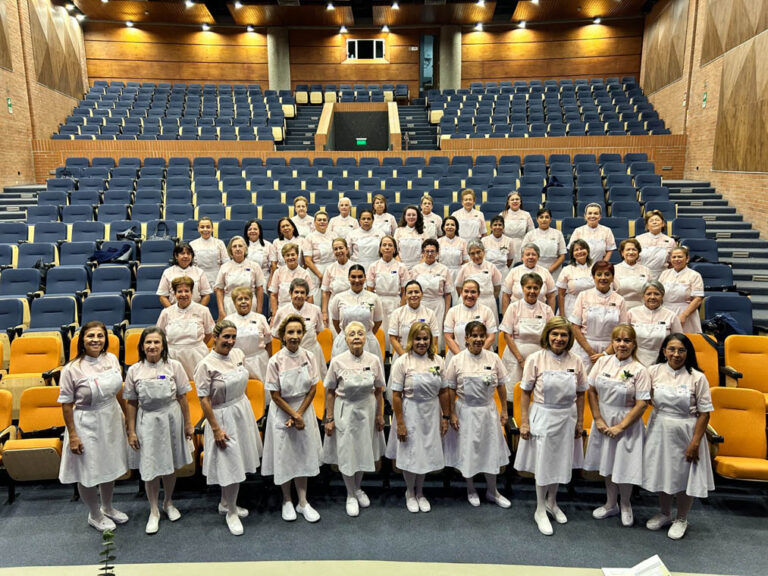 Imagen de mujeres pertenecientes al voluntariado del Hospital General