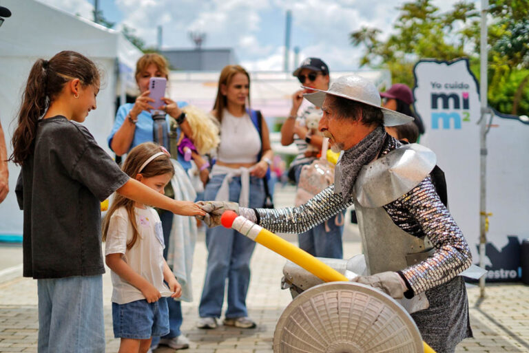 Imagen del Quijote de la Mancha con niños