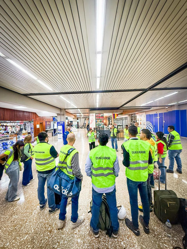 Imagen ingenieros terremoto Colombia (15)
