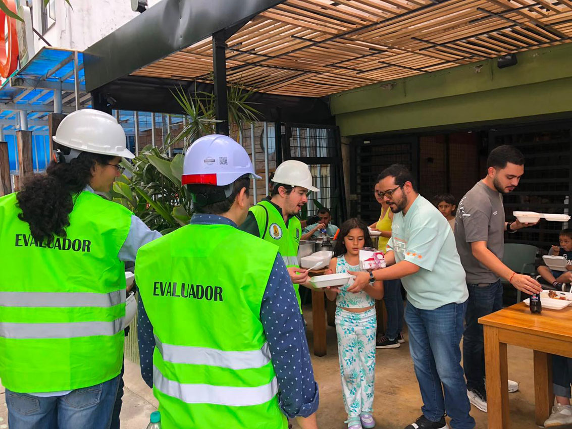 Imagen ingenieros terremoto Colombia (19)
