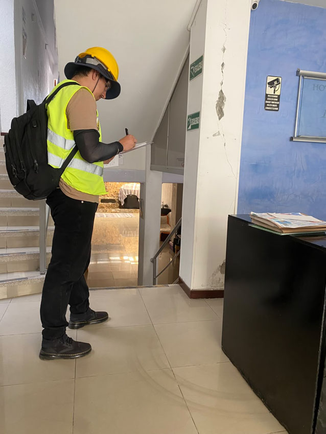 Imagen ingenieros terremoto Colombia (5)