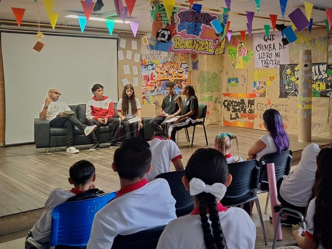 Imagen instituciones educativas oficiales fortalecen la lectura con la estrategia Adopta a un Autor (1)